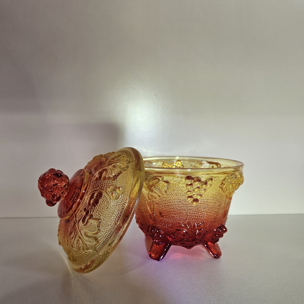 Jeannette Glass Amberina Dish